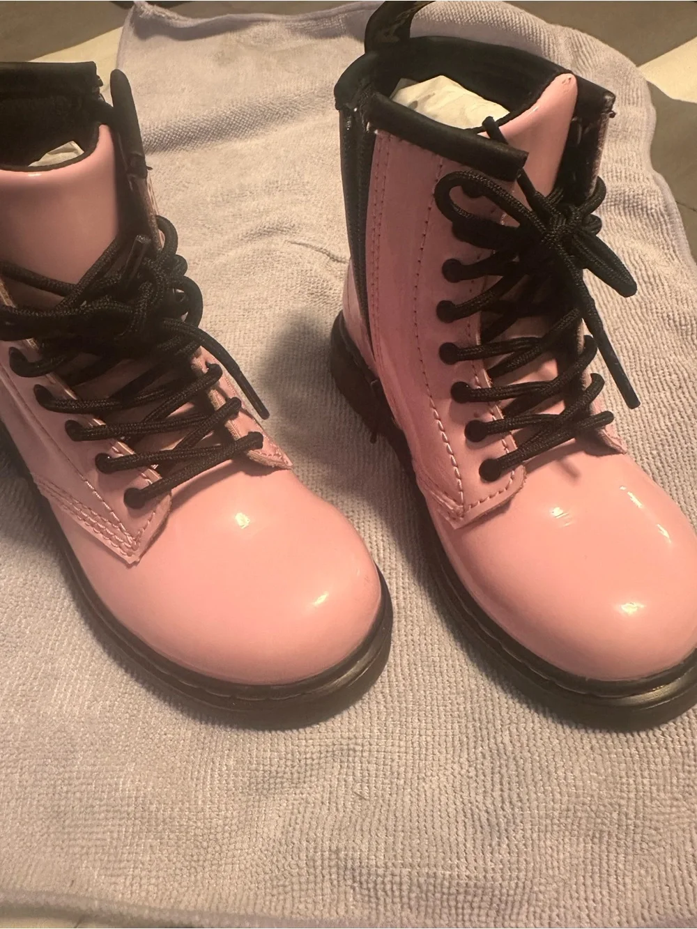 Dr. Martens Kids Pink Patent Lace-Up Boots